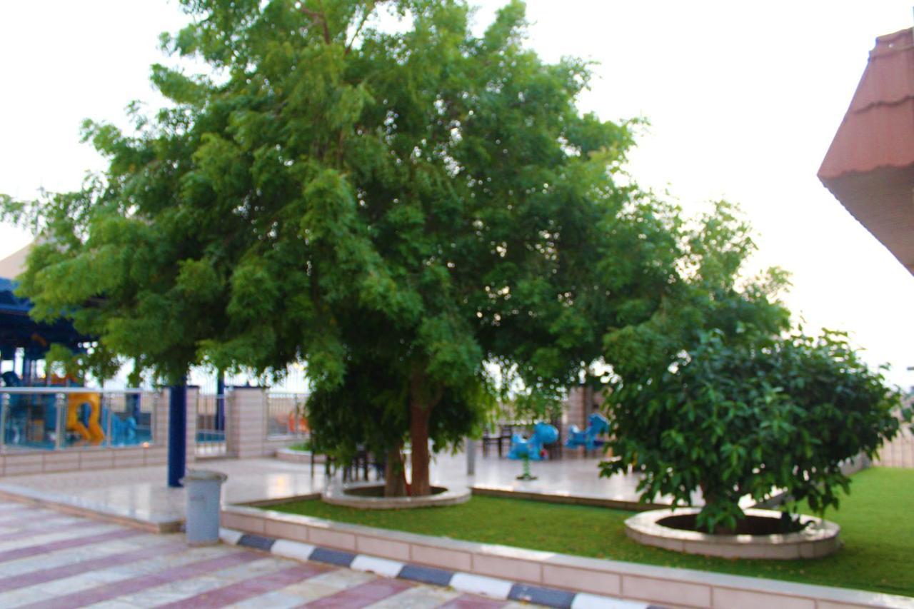 منتجع شاطئ العرب - خليج الرايس Rayyis Exterior foto