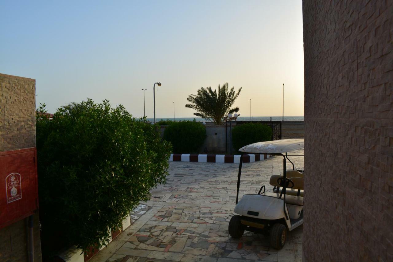 منتجع شاطئ العرب - خليج الرايس Rayyis Exterior foto
